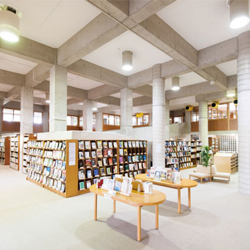 図書館（ウォールター W．クライダー記念図書館）