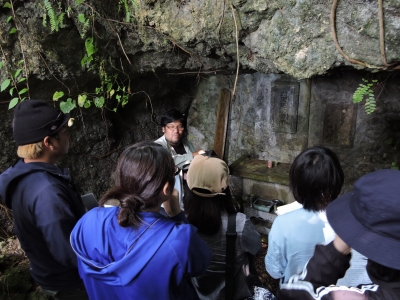 野原越納骨堂跡