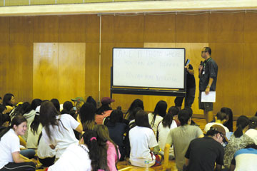 英語で出された問題を解くSpelling Contest